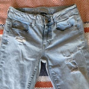 light blue american eagle jeans!!
